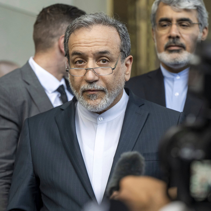 سوال اما این است که گوساله‌ی مذاکره کِی ذبح می‌شود؟ دشمن آمریکایی باید چه خط قرمزی را رد کند تا فکر مذاکره از سر دستگاه دیپلماسی جمهوری اسلامی بیرون برود؟