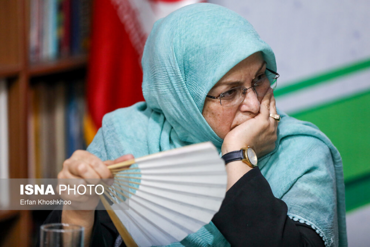 خانم منصوری در ادامه نوشته این حادثه را از نهادهای مربوطه پیگیری می کند تا بداند چه کسی با این اقدام «بیرحمانه» قصد سوء قصد به جان او را داشته است!