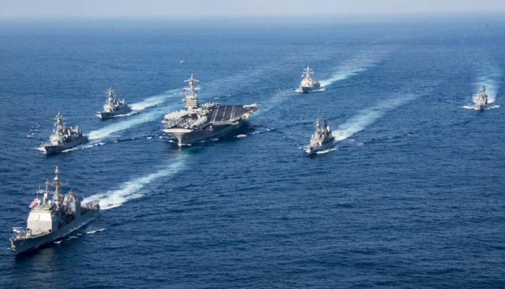 خانواده‌ها نیز از وضعیت مشابهی سخن می‌گویند، تماس‌ها به دلیل الزامات امنیتی گاه هفته‌ها قطع می‌شود و ارتباط تنها از طریق پیام‌های کوتاه یا تماس‌های ناگهانی در نیمه‌شب برقرار می‌گردد.