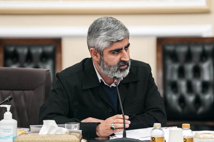 همانطور که رهبر شهیدمان فرمودند تلاش‌ها باید مضاعف شود، اما تلاش بدون ابزار قانونی و نظارتی کافی، به نتیجه مطلوب نمی‌رسد. بازگشایی مجلس در شرایط فعلی یک ضرورت جدی برای افزایش کارآمدی نظام تصمیم‌گیری کشور است.
