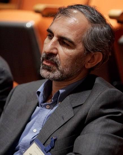 موضوع فقط حق حمید رسایی نیست، زیرا ایشان مکلف است منافع مردم را پیگیری کند. حبس، این تکلیف را ساقط نمی‌کند؛ چراکه اگر حبس را موجب سقوط این تکلیف بدانیم، حقوق اشخاص ثالث، یعنی مردم، تضییع خواهد شد.