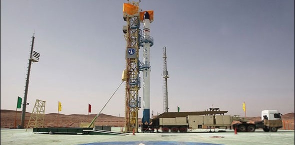 با توجه به اتفاقات در حوزه هسته‌ای، کارشناسان نگران تکرار آن در حوزه فضایی هستند. توقف بسیاری از پروژه های حیاتی سازمان فضایی در یک سال و نیم اخیر و همچنین توقف پروژه موشک ماهواره بر مدار G.E.O ، پرداختن به قطعنامه های غیرقانونی شورای امنیت را از سوی دولت یازدهم طبق  توافق ژنو به تمامی کارشناسان یادآوری می کند. بگونه ای که پس از این تغییر ساختار روزنامه بوستون گلوب در مقاله ای با عنوان "ایران برنامه فضایی‌اش را کنسل کرد" آورده است: « وقتي سازمان فضايي با هويت مستقل و بودجه مستمر و ثابتي وجود نداشته باشد، برنامه هاي بلندپروازانه و درازمدت تهران در حوزه مداري را بايد با تصميم 9 ژانويه، پايان يافته تلقي کرد.»
