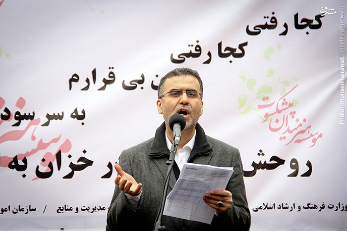 جای تعجب و شگفتی است که چرا &laquo;حجت&zwnj;الله ایوبی&raquo; از هر فرصتی حتی در تحلیل بیانات واضح رهبر معظم انقلاب نیز تلاش می&zwnj;کند طیف&zwnj;های ارزشی را متهم کند. در حالی که در منویات رهبری، پیکان انتقاد به سوی شبه&zwnj;&zwnj;روشنفکرانی گرفته شده که به بهانه&zwnj;ی خشونت&zwnj;گریزی، از پرداختن به جنگ تحمیلی خودداری می&zwnj;کنند. مگر نه اینکه در ایام هفته&zwnj;ی دفاع مقدس همین سال جاری، صحبت&zwnj;های یک کارگردان مشهور فرانسه&zwnj;نشین پیرامون پوچ بودن جنگ هشت ساله، چنان خشم رسانه&zwnj;ها و افکار عمومی را برانگیخت که او مجبور شد صحبت&zwnj;هایش را پس بگیرد؟