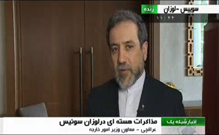 ابهام در نحوه لغو تحریم ها؛ عراقچی :در گام اول همه تحریم های بانکی و نفتی باید لغو شد/لزوم تعیین چارچوب برای لغو تحریم های مرتبط با دیگر قسمت ها / در تحقیق و توسعه به دنبال راه معتدل هستیم/ بیانیه امروز پیوستی ندارد ولی مشغول نگارش برخی اسناد هستیم! مصر هستیم که در گام اول توافق همه تحریمهای اقتصادی، مالی، بانکی و نفتی لغو شوند و چارچوب مشخصی برای تحریمهایی که احیانا با قسمتهای دیگر مرتبط هستند پیدا شود و دقیقا تکیلف آنها مشخص شود. بهرحال بدون یک چشم انداز کاملا روشن و دقیق برای لغو تحریمها حتما توافق نخواهیم داشت.