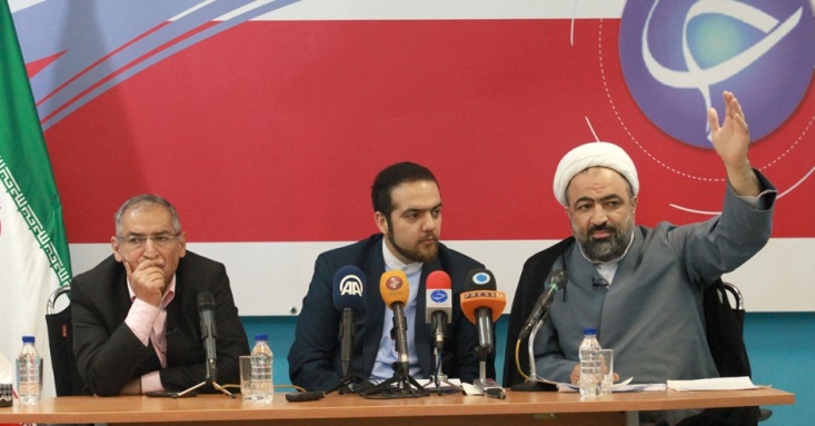 اینکه توافقنامه سوئیس از نقاط عطف تاریخ ما خواهد شد، هنوز خود آقایان هم می‌گویند چیزی مشخص نیست، زیرا وزیر امور خارجه کشورمان در برنامه تلویزیونی «نگاه یک» اعلام کرد که هنوز چیزی مشخص نیست و ظریف در این برنامه تحت فشار بود، اگر افکار عمومی با ظریف است، پس چرا وی در این برنامه تحت فشار بود؟ پس چرا اضطراب داشت؟ چرا در برابر سوال مجری نتوانست خوب دفاع کند؟  