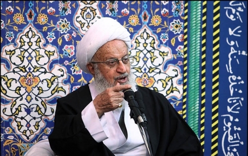 اینکه می گویند وظیفه نیروی انتظامی اجرای قانون است نه اسلام، مناسب نیست/ اینگونه سخنان چراغ سبز به مفسدان اخلاقی است/ امیدواریم نصایح را بپذیرند و اینگونه سخنان را تکرار نکنند از همه مهمتر چراغ سبزى است که به افراد آلوده به انواع مفاسد اخلاقى و مجالس کثیف و مانند آن داده مىشود که از این به بعد آزاد هستید و پلیس کارى به شما ندارد، آنها بدون این سخنان طوفان مىکنند واى اگر چراغ سبزى هم به آنها نشان داده شود.
