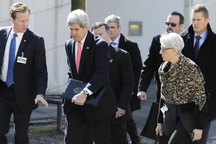 اما تغيير رويکرد مقامات آمريکايي درباره موضوع PMD که اتفاقا به ضرر ايران مي باشد،آن است که به جاي حل و فصل موضوع PMD  پيش از پايان ضرب الاجل 10 تير ، روشن شدن ابعاد نظامي احتمالي برنامه هسته اي ايران به يک بازه زماني 10 ساله پس از توافق موکول مي شود و در اين مدت آژانس بايد اختيارات و بازرسي هاي مورد نظر خود را براي انچه که روشن شدن موضوع PMD مي خواند در اختيار داشته باشد. 
