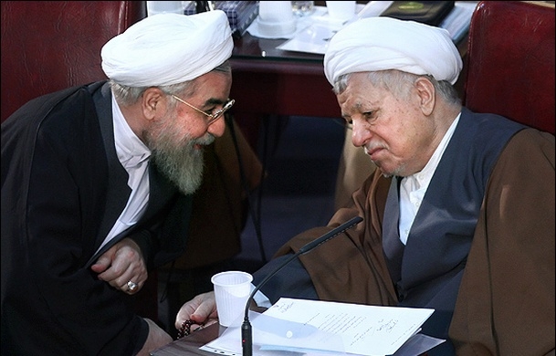 روحانی و هاشمی همزمان از هدف اصلی مذاکرات هسته ای رونمایی کردند/ روحانی: دوران احساسات سپری شده، با دنیا تعامل کنیم/ هاشمی: مذاکرات هسته ای تابوی گفتگو با آمریکا را شکست؛ بازگشایی سفارت آمریکا در تهران غیرممکن نیست توافق هسته ای قرار است گام اول باشد، گام اول برای اینکه اعتماد امریکا به ما جلب شود! آمریکا بعد از کودتای 28 مرداد، حمایت از شاه، بلوکه کردن اموال ایران، کمک به صدام در جنگ با ایران، حمله به هواپیمای مسافر بری ایران، تحریم ها متعدد و ... قرار است هسته ای ما را هم بگیرد تا اعتمادش به ما جلب شود!
