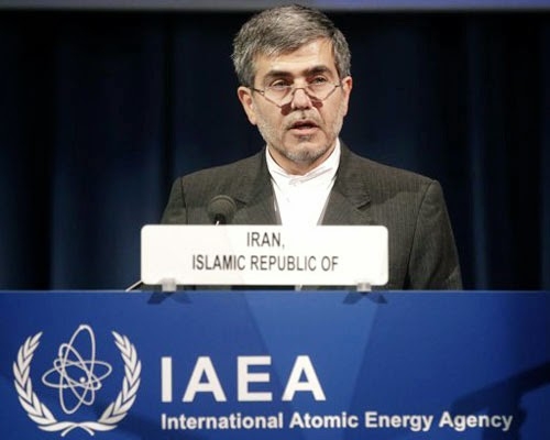 برنامه جامع هسته ای ایران در حوزه های ساخت سانتریفیوژ، غنی سازی، سایت های غنی سازی و طراحی و ساخت راکتورهای قدرت چه بود؟ و سرنوشت آنها بعد از توافق وین چه شد؟ ما این فرصت را از دانشمندانمان گرفتیم که می توانستند با سوخت پلوتونیوم کار کنند. چون در برنامه های آتی ما این بود که پلوتونیوم را با اورانیوم ترکیب کنیم تا سوخت های آلیاژی تولید کنیم. چرا که انرژی هسته ای آینده از سوخت های پلوتونیومی حاصل می شود و اورانیوم رو به اتمام است. پلوتونیوم به میزان خیلی زیادی در راکتورهای هسته ای دنیا تولید شده و آن را انبار کردند. مگر همه آنها تبدیل به بمب شده است؟ نه اینگونه نیست. همین الان برخی از راکتورهای دنیا از پلوتونیوم بعنوان سوخت استفاده می کند.