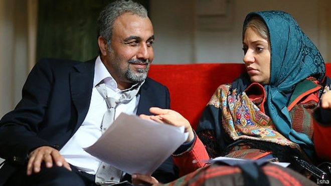 &laquo;نهنگ عنبر&raquo; از آن مواردی است که سینما در آن، قربانی نوعی تنبلی ناشی از نگاه تقلیل&zwnj;گرایانه شده است. نگاهی که &laquo;نهنگ عنبر&raquo; را محدود کرده است به یک کلیپ نوستالژیک با هنرنمایی &laquo;رضا عطاران&raquo; و &laquo;مهناز افشار&raquo; در حالی&zwnj;که پلات جدی یا غایت دراماتیکی در کار نیست و چیزی که می&zwnj;ماند ابتذال ناشی از بیهودگی است.
