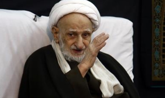 از همه مهمتر، مسئله روضه اباعبدالله(ع) بود. اینقدر برای آیت‌الله بهجت مهم بود که حدود 50 سال هر هفته مجلس داشتند و ایشان حاضر نبود به این سادگی این کار را ترک کند. حتی در حال کسالت و مریضی اصرار داشت که این مجلس باید برقرار شود و اصرار داشت که خودش باید حضور داشته باشد. خیلی برایش مهم بود که از اول مجلس حضور داشته باشد.