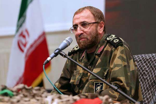 ناگهان حاج محسن سراسیمه ازساختمان محل کارش اومدبیرون وتا ما رو دید گفت: بجنبید آقای خامنه ای روزدند!خبر خیلی ناگهانی وغافلگیر کننده بود وبعدرو کردبه دکترخاتمی وگفت:به دکترمرندی بگو بیادبیمارستان راه آهن