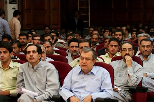 اصلاح طلبان که در چند دهه اخیر بطور پراکنده و از سال88 به بعد بطور متمرکز همه سعی خود را بر بی اعتبار و نامشروع دانستن احکام صادره از قوه قضاییه به کار برده اند حالا برای اثبات ادعاهای خود دست به دامن حکم احتمالی صادره از سوی این قوه شده اند!