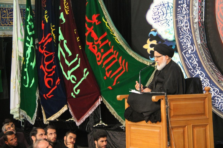 اگر وجود مقدس نبی اکرم موحد هستند این توحید از قلبشان شروع می شود؛ یعنی انوار الهی و انوار توحید وارد قلب ایشان شده و همه حقایق توحید به ایشان عطا می شود و بعد تبدیل به صفات و اعمال می شود و همه وجود حضرت و همه حول و قوه و اراده حضرت ساجد و راکع در مقابل خدای متعال هستند و همه وجودشان توحید و ذکر و نور می شود.