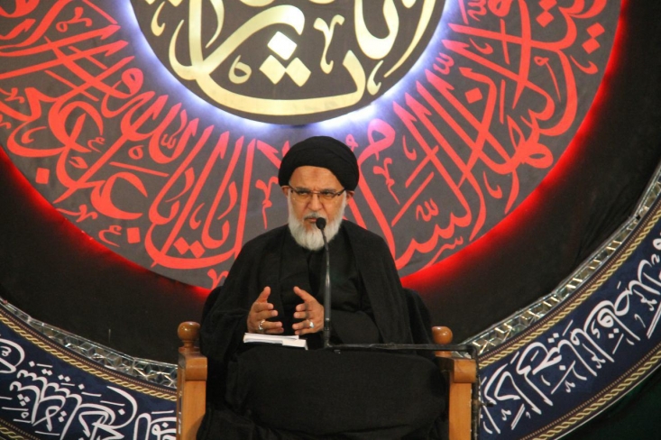 کفر یک دستگاه و جریان تمامیت خواه است که همچون کلمه و درخت طیبه دارای شاخ و برگ و فروع است. دستگاه باطل یک جریان در مقابل دستگاه حقه انبیای الهی است و برای پیاده کردن اهداف خود که همانا سد مسیر بندگی و توحید می باشد از همه ابزار خود در این راه استفاده می کند. این دستگاه چنان عظیم است که حتی مومنین در صورت غفلت تحت ولایت آن قرار می گیرند و از آن مسیر مستقیم بندگی منحرف خواهند شد.