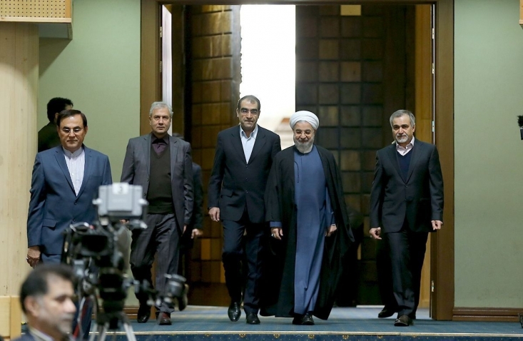 پس از «برجام»؛ مهمترین برنامه دولت یازدهم در آستانه فروپاشی/ حذف 6 میلیون نفر بیمهشده از طرح تحول سلامت بیمه همگانی سلامت از مهمترین وعدههای دولت روحانی است و بارها رئیس جمهور و وزیر بهداشت از بیمه شدن 11 میلیون نفر به عنوان مهمترین دستاورد دولت یازدهم یاد کردند، اما به دلیل کارشناسی نبودن، این طرح در آستانه فروپاشی بوده و دولت همانند یارانههای نقدی در حال حذف بیمهشدگان است.