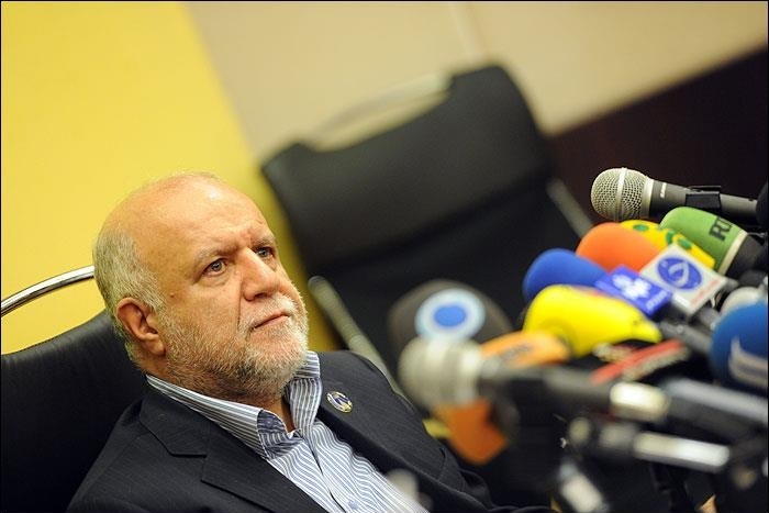 باید کسانی که برجام را پذیرفتند هم اکنون بانک‌های خود را مجاب کنند که پول‌های ایران را به این کشور انتقال دهند و مانع شدن از این موضوع اکنون غیرقانونی است این تاسف‌آور است که سفارت کره جنوبی با وجود سپری شدن 6 ماه از اجرایی شدن توافق برجام هنوز پول سفارت خود را از طریق قاچاق به ایران می‌آورد.