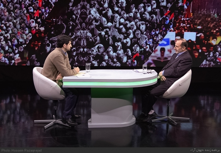 مشکل نظام اقتصادی جمهوری اسلامی توجه صرف به بیان عارضه است، ولی در تشخیص&zwnj;ها عده&zwnj;ای هم که وارد می&zwnj;شوند عمقی نگاه نمی&zwnj;کنند. تشخیص مهم است. اگر پدر فقرا در می&zwnj;آید برای این است که ریشه&zwnj;های فقر را خوب تشخیص نمی&zwnj;دهیم، سریع دنبال بالابردن درصد و ضریب شاخص&zwnj;ها هستیم.