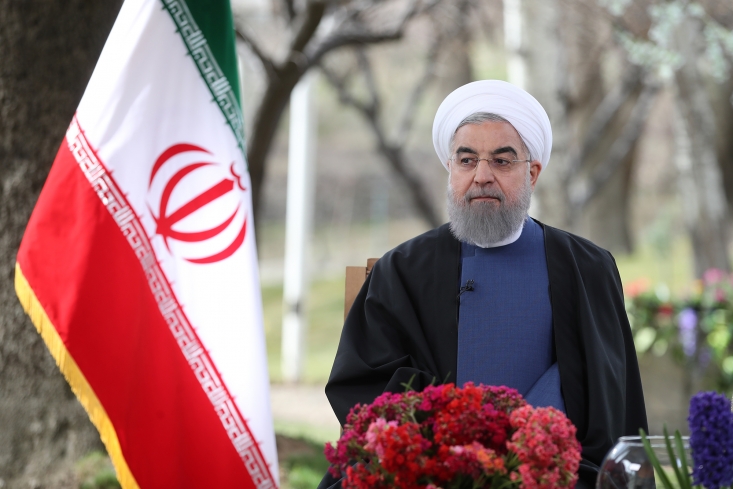 روحانی در چهارمین سال ریاست جمهوری هم تلخی های زندگی مردم را ندید/ رئیس جمهور: دستاوردهای دولت در عرصه مهار تورم، رشد اقتصادی و اشتغال در ۲۵ سال گذشته بینظیر است آنچه در سال گذشته در مهار تورم، در رشد اقتصادی و اشتغال به دست آوردیم، در 25 سال گذشته بینظیر بود. ما باید کاهش تورم و همچنین رشد اقتصادی را ادامه دهیم.