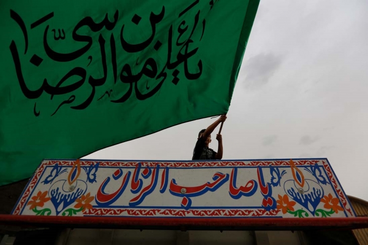 بنیاد کرامت امام رضا علیه السلام وابسته به آستان قدس رضوی، تلاش دارد تا با تکیه بر الطاف الهی و استمداد از نام مبارک حضرت علی بن موسی الرضا (علیه السلام)، با سازماندهی نهضت خدمت رسانی مردمی برای محرومین در عرصه رفع محرومیت در پنج حوزه فرهنگی، تربیتی، ازدواج، اشتغال و درمان اقدام نماید.