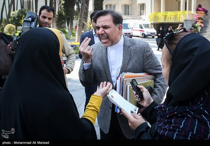 پایگاه فلایت گلوبال: هواپیمای خریداری شده دولت مرجوعی و برای شرکت کلمبیایی ساخته شده است+ سند/مدیر عامل ایران ایر: هواپیما فقط یازده ساعت پرواز کرده است!/ آقای آخوندی " برید بابا! شما حرفه ای نیستید!" مسئله مرجوعی بودن هواپیمای خریداری شده توسط ایران را با جستوجوی کوتاهی در پایگاههای معتبر هواپیمایی دنیا میتوان یافت. برای نمونه بررسی پایگاه فلایت گلوبال(FlightGlobal) این مسئله را تائید میکند که هواپیمای تحویل داده شده به ایران در سال 2014 یعنی سه سال پیش برای یک شرکت کلمبیایی (Avianca) ساخته شده است !