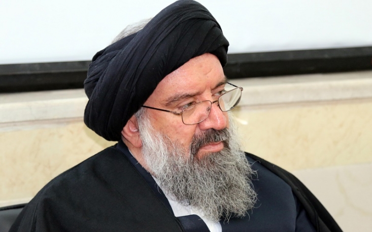   دغدغه وحدت و دوری از تفرقه و انشقاق را ابراز کرده‌اید، دقیقاً دغدغه درستی است، اما متهم کردن این بنده ناچیز به تفرقه‌افکنی و کذب، صحیح نیست. بنده در همین خطبه هم وحدت‌آفرین خطبه خواندم. ارجاع مردم به مرجع قانونی (شورای نگهبان)‌ تفرقه‌آمیز است؟