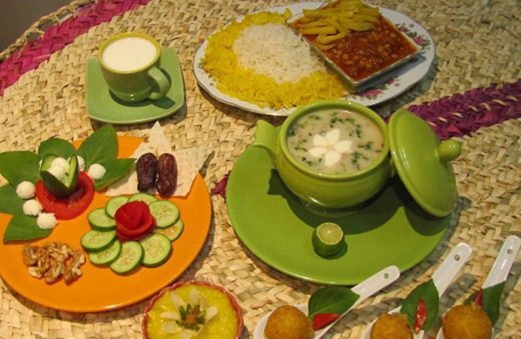 روزه، فرمان خدا و تمريني براي زندگي سالم و با معنويت و تلاشي براي نزديکي به خدا و دستيابي به مراحلي از تقواست. اين تمرين يک ماهه مي تواند انسان را براي بهتر زيستن در یازده ماه ديگر سال آماده کند و چه خوب است که انسان از همان آغاز روزه داري تصميم بگيرد معنويت اين رياضت سازنده را همواره حفظ کند. انتخاب روش هاي بهداشتي و تغذيه اي مناسب مي تواند با تامين سلامت افزون تر، انسان را براي بهره گيري بيشتر از برکات اين ماه خدا ياري کند.
