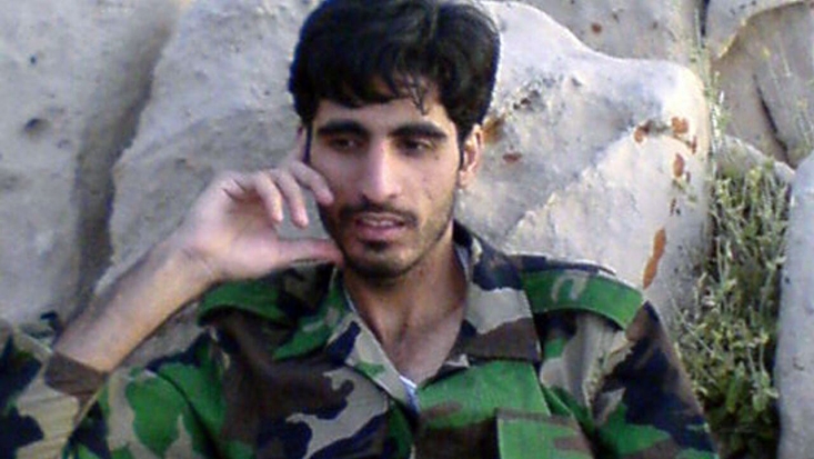 حالی که در لحظه خداحافظی داشتم متفاوت از همیشه بود. خیلی به ماموریت می‌رفت، اما این بار همه چیز فرق کرده بود. لحظه خداحافظی بعد از کلی خوش و بش کردن، گریه‌ام گرفت، گفت: « نه این کار را نکن، تو باید محکم باشی.» مرضیه هم موقع  خداحافظی  پدرش، زد زیر گریه. محسن از خانه رفت بیرون و گفت: «منتظر تو و مامان می‌مانم تا با این حرف مرضیه را آرام کند...»  
