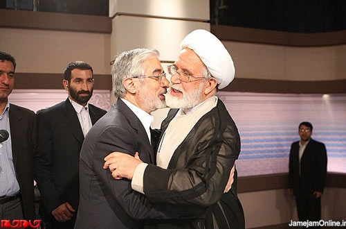حصر به خاطر «مبارک، بنعلی - نوبت سیدعلی» بود، نه دروغ «تقلب»/ بررسی چرایی 13 ماه فعالیت آزادانه سران فتنه در کشور آنهایی که میکوشند «علت حصر» را به طرح شعار دروغ «تقلب» ربط دهند و غیرمستقیم و مستقیم مسئولیت همه چیز را متوجه «رهبری» کنند، چرا چشم بر آزادیعمل 13ماهه موسوی و کروبی میبندند وسانسورش میکنند؟