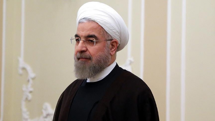 بالابردن سقف غنی سازی به بیش از67 درصد و افزایش تعداد سانتریفیوژها در فردو حرکتی رو به جلو در پاسخ به تحریم ها و تهدیدات طرف غربی است / تلاشهای مصرانه شما در به ثمر رساندن میوه برجام آب در هاون کوبیدنی بیش نبوده است بسیج دانشجویی دانشگاه امام صادق( ع) در نامه ای خطاب به رئیس جمهور خواستار بالابردن سقف غنی سازی به بیش از67/3 درصد و افزایش تعداد سانتریفیوژها در فوردو به بیش از 1000 سانتریفیوژ در پاسخ به رفتارهای استکباری طرف غربی در اعمال تحریم های جدید شد.