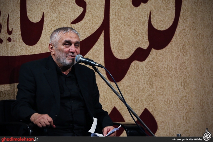 مراسم روز سوم محرم در حسینیه صنف لباسفروشها با مداحی حاج منصور ارضی برگزار شد.