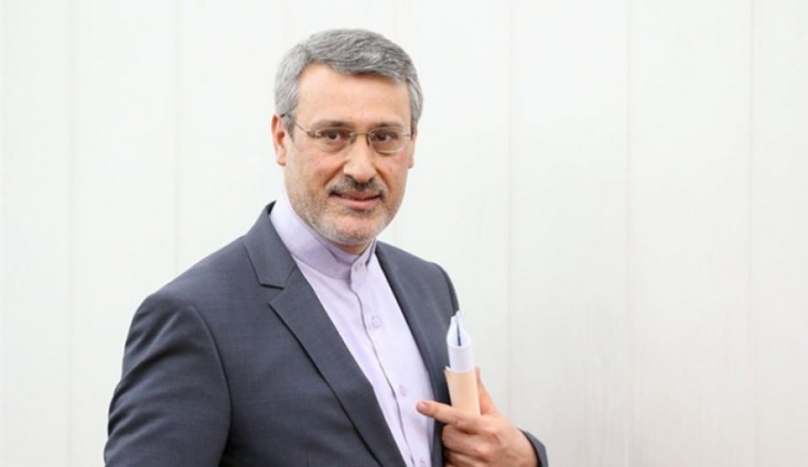 انگلیس همزمان مذاکره با عراقچی درباره منطقه (یمن) به دنبال آن بود که  همراه با آمریکا و فرانسه، ایران را به دلیل آنچه که خود «عدم توقف ارسال موشک‌های بالستیک»‌ به انصارالله و نقض محدودیت‌های پیشین شورای امنیت خوانده‌، محکوم کند. این اقدام خصمانه در صورت نبود مخالفت‌های روسیه تاکنون عملیاتی شده بود! به همین جهت مشخص نیست که چگونه وزارت خارجه با گذشت از خطوط قرمز موجود تصمیم به مذاکره به کشوری گرفته که شمشیر را از رو برای ایران بسته است.