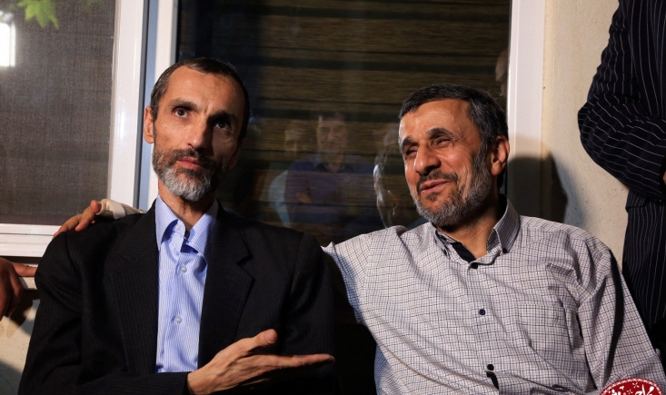 هر چند کانال منتشر کننده گاف دریافت وجوه توسط بقایی، اندکی پس از متوجه شدن این موضوع، تاریخ منتشر شده را تغییر داد؛ اما همچنان تصویر داخل پست، گویای این است که تاریخ دریافت وجوه، روز آخر دولت دهم بوده است. به نظر می‌رسد با تایید دریافت ارزها توسط احمدی‌نژاد یا هر کس دیگر، زمان آن رسیده است که احمدی‌نژاد درباره هزینه‌کرد آن توضیحات ارائه دهد. او باید به جای فرافکنی پاسخگو باشد.
