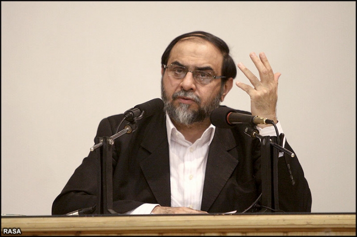 معنای عذرخواهی رهبر انقلاب این است که باید تعدادی از مسئولان کشور که یا فاسد هستند و یا بی‌عرض، از مسئولیت عزل و محاکمه شوند. باید از آنها سوال کرد که چگونه شما ده سال در فلان نهاد مسئول بودی و نفهمیدی که هزار میلیارد پول جابجا شده است؟ 