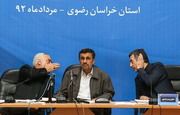 مع الاسف شاهد برخی مواضع و رفتارهای ساختارشکنانه رئیس دولت نهم و دهم هستیم که نه تنها خدمات گسترده مدیران و نیروهای متخصص، ولایتمدار و مردمی دولت های مذکور را تحت الشعاع قرار می دهد بلکه با مخالف خوانی به نوعی زمینه را جهت جولان عوامل فتنه و دشمنان خارجی برای تخطئه نظام و آسیب به منافع مردم فراهم کرده است.



