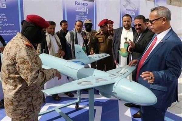 خبری که جهان را غافلگیر کرد؛ حمله «پهپادهای یمنی» به بزرگترین شرکت نفت سعودی/ آیا فصل جدیدی در بازدارندگی مقاومت یمن ایجاد شده است؟ پهپادی از فقیرترین کشورجهان که سال هاست هدف حمله همسایه های متجاوز خود قرار گرفته به سمت ریاض پایتخت سعودی حرکت کرد و با انجام عملیات خود بالای بزرگترین و ثروتمندترین شرکت ملی نفت به وطن خود بازگشت!