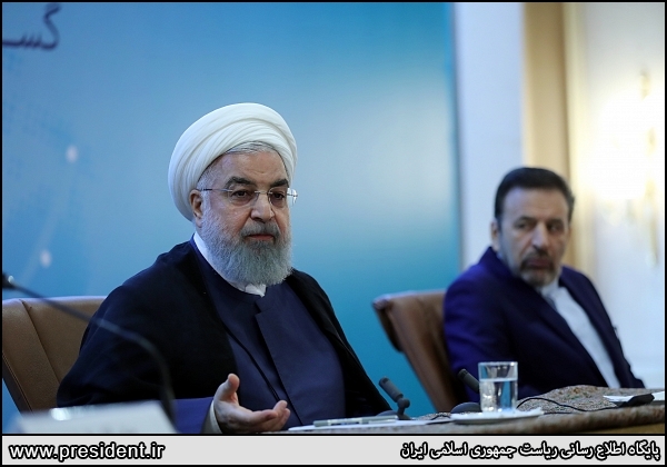 حسن روحانی: امروز مذاکره با آمریکا معنایی جز تسلیم و پایان دستاوردهای ملت ایران ندارد/ اگر در برابر قلدری آمریکا تسلیم شویم، ایران را غارت می کنند؛ توطئه آمریکا، تلاش برای خسته کردن ملت ایران است/ آمریکا ضدحقوق بین الملل، ضدجهان اسلام و ملت فلسطین است حالا باید دید آیا این صحبت های روحانی پیوست عملی در دولت هم خواهد داشت. آیا دولتمردانی که نه منش مدیرتیشان و نه سبک زندگیشان به شرایط جنگی امروز نمیخورد کنار گذشته می شوند؟و مهمتر آنکه روحانی مواضع غیرانقلابی و غرب گرایانه خود را در عمل اصلاح خواهد کرد یا به همین صحبت ها بسنده کرده و با ژست انقلابی گفتمان مقاومت را هم از محتوا خالی می کند؟