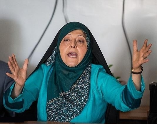 بعد از «دولت سابق»، «دلواپسان» و «شهرهای زیرزمینی موشکی»؛ "دولت پنهان" مقصر جدید ناکارآمدی دولت/ خانم ابتکار! دولت تدبیر ناتوان تر از آن است که برایش "بحران آفرینی" کنند ذکر این نکته ضروری است که خانم ابتکار عضو کابینه ای است که بعد از 5 سال همچنان دنبال مقصر برای مشکلات می گردد، یک روز دولت سابق، روزی دلواپسان، یک روز موشک های سپاه، روزی دیگر دونالد ترامپ و حالا دولت پنهان؛ اینها در شرایطی است که فریاد همفکران اصلا ح طلب از ناکارآمدی دولت روحانی به عرش رسیده است، خوب است خانم ابتکار توضیح دهند که این روزها اصلاح طلبان از ترمیم کابینه ناکارآمد دولت دوازدهم داد سخن سر می دهند یا دولت پنهان مورد ادعایی ایشان؟
