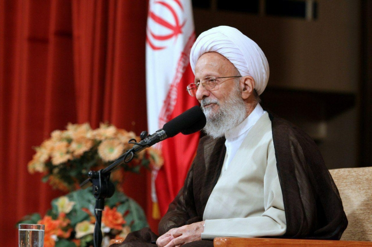 مگر نشنیدهاید که گاهی گفته میشود در اسلام چیزی به نام حکومت نداریم؟! / عدهای به عنوان تکلیف واجب شرعی، نظام اسلامی را تضعیف میکنند / خداوند روزی را نیاورد که حوزه علمیه، زمینه تضعیف اسلام را فراهم کند تأسف بیشتر از این است که ريشه بعضي از احكام اسلامي به عنوان بحث علمی در برخي محافل حوزوی زده شود؛ مگر نشنيدهايد که گاهي گفته ميشود در اسلام چیزی به نام حکومت نداریم؟!