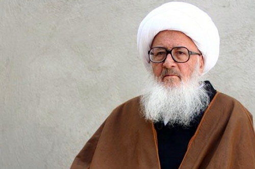آیت الله وحیدخراسانی: پیدایش این انقلاب و ظهور قدرت ایمان کمر دنیا را شکست؛ این بود که تصمیم گرفتند که با این جنبش الهیِ آسمانی بجنگند آیت الله وحید خراسانی با اشاره به انقلاب اسلامی و تلاش دشمن در ضربه زدن به آن فرمودند: «مىخواهند نور خدا را با دهان خود خاموش كنند و حال آنكه خدا گر چه كافران را ناخوش افتد نور خود را كامل خواهدگردانيد»