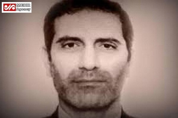 روایتی از دیپلمات بازداشت شده ایرانی در اروپا/ ای وای بر اسیری… اسدالله اسدی دیپلمات بازداشت شده ایرانی در اروپا مورد عجیبی است. او با اینکه مصونیت دیپلماتیک دارد به یک اتهام واهی دستگیر شده است؛ روالی که تاکنون در عرف دیپلماتیک سابقه نداشته است.