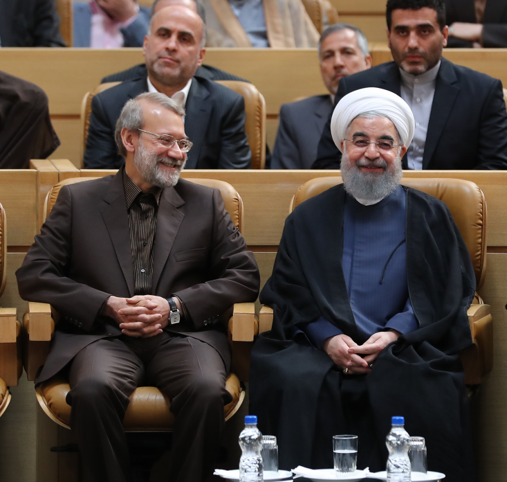 مروری بر خدمات متقابل لاریجانی و اصلاحطلبان در مجلس/ آیا لاریجانی گزینه اصلاحطلبان برای دوران پساروحانی است؟ اصلاحطلبانی چون عطریانفر و کرباسچی خوب میدانند که جز «علی لاریجانی» کسی توانایی تصویب برجام و FATF در مجلس را نداشته و ندارد. اینها تنها از شخصیتی بر میآید که در قافله اصولگرایی صاحب جاه و مقام باشد و در میان مخالفان نیز به دنبال کاسبی؛