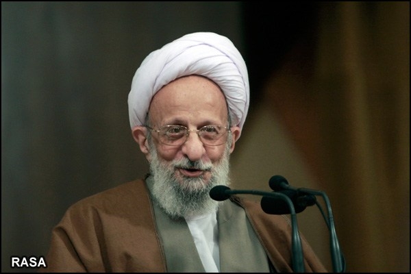 قرائت های مختلفی از اهداف قیام سیدالشهدا (ع) در طول تاریخ توسط اندیشمندان و محققان شده است.برخی قیام برای حکومت هدف دانسته و برخی نیز شهادت را هدف آن قلمداد نموده و برخی نیز تفسیرهای دنیاگرایانه از قیام آن حضرت نموده اند اما آیت الله محمدتقی مصباح یزدی،قرائت سکولاری از قیام را نمی پذیرد و در مقام نقد تفسیرهای اقلی از حادثۀ تمدنی عاشورا برمی آید.