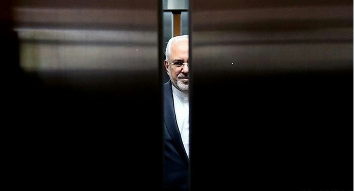 دانمارک پس از هلند، فرانسه، آلمان، اتریش و بلژیک آخرین کشوری است که به دژ بی دفاع وزارت خارجه ی محمدجواد ظریف حمله ور می شود.پرسش اساسی اینجا است که سیاست خارجی دولت حاضر است برای ادامه برجام اروپایی دیپلمات های کشور را هم قربانی کند؟