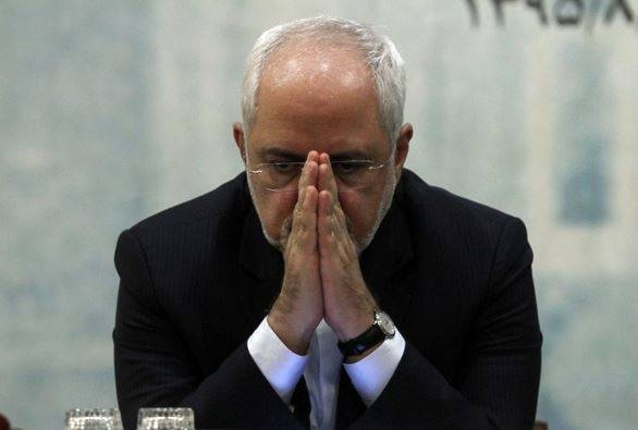 «بیانیهخوانی دولت» در خصوص وضع تحریمهای جدید آمریکا با وجود عقب نشینیهای دولت/ وزارت امورخارجه: این اقدام برای آمریکا یک سقوط اخلاقی و سیاسی بزرگ محسوب میشود! تنها کاری که قهرمانان دیپلماسی دیروز به آن مبادرت می ورزند «بیانیه خوانی» است و تاکنون حاضر به هیچ اقدام عملی در احقاق حقوق هسته ای کشورمان نبوده اند.