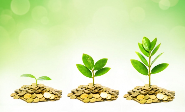 به جهت نیل به توسعه ی اقتصادی و ایجاد رفاه در جامعه، نظام بانکی می بایست تسهیلات مورد نیاز بخش های مختلف اقتصادی را تامین نماید.علاوه بر آیات قرآن، احادیث و روایات متعددی، در تشویق به اعطای قرض الحسنه وارد شده است که همگی نشان از اهمیت این مسئله در مکتب جامعه ی اسلامی دارد. ارائه این خدمات قرض الحسنه به فعالان اقتصادی و متقاضیان وام‌های قرض‌الحسنه مي‌تواند به بهبود فضاي کسب‌وکار و شرايط اقتصادي کشور کمك شاياني را داشته باشد چراكه توجه ويژه به اعطاي تسهيلات كم سود، عملاً ميزان سودآوري و تجهيز توسعه بنگاه‌هاي اقتصادي را نیز فراهم مي‌كند.