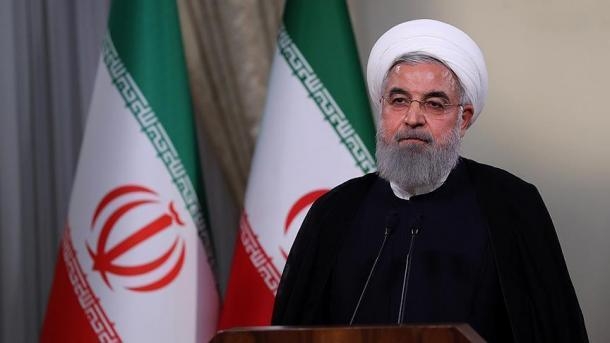 مشکلات بخاطر «خروج آمریکا از برجام» است یا «بیتدبیری»/ خروج آمریکا از برجام، از «کم شدن شر یک مزاحم» تا «تروریسم اقتصادی» سخنان حسن روحانی مبنی بر تروراقتصادی و اثر ماورایی تحریم بر اقتصاد کشور به گفته اقتصاددان حامی دولت دروغی رذیلانه است. دروغی که روزنامه آرمان هم با پشت کردن به خط اصلی این روزهایش که نقد همه جانبه دولت بوده، در آن سهیم است.