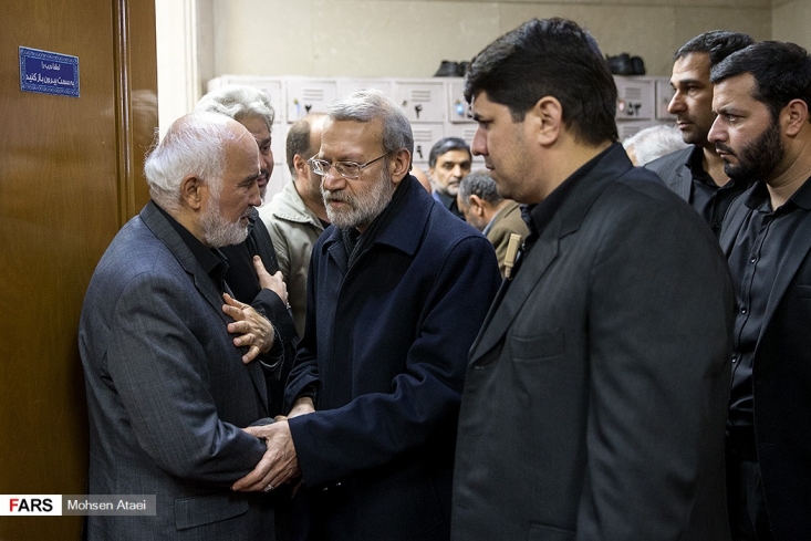 سادهلوحیهای احمدتوکلی ادامه دارد/ حامی دیروز برجام برای تحمیل FATF تلاش میکند/ آمریکا زورگوست پس FATF را بپذیریم! احمد توکلی را نمی بینید مگر در چرخش مواضع. او یکبار به عنوان حامی برجام پشت تریبون مجلس میرود و یکبار به عنوان منتقد از سرنوشت شوم اعتماد به آمریکا می گوید. یکبار از مضرات FATF میگوید و بار دیگر با ترس و لرز میگوید اگر خواسته های آنها را نپذیریم ضربه میخوریم!