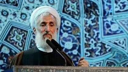 برخی همچنان در انتظار باج دادن به کشورهای دیگر و عقبنشینی هستند/ برجام را دوباره با FATF تجربه نکنید/ شعار ارزانی را در زمان برجام هم دادید ولی روزگار مردم را سیاه کردید آن روز قیمتها چگونه بود، پس از برجام چه شد؟ 50 تا 70 درصد گرانتر شد این ضعفای جامعه ما ایمان، ولایت فقیه و اعتقاد نگهشان داشته است وگرنه دیدید در فرانسه چه اتفاقی افتاد و لیبرال دموکراسی که فریبکارانه بیش از یک قرن مردم را فریب داده بود امروز به پایان رسیده است. شورش سراسری فرانسه که مهد آزادی و دموکراسی است نشان داد که لیبرال دموکراسی به بنبست رسیده است.