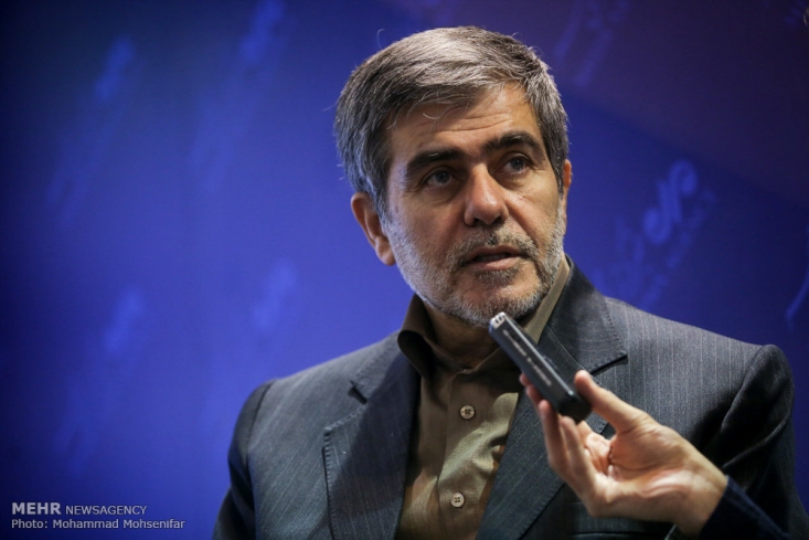 دکتر عباسی: ظریف تمام دستاوردهای نظام را یکجا گذاشت، خب! دیگر چه چیزی برای چانهزنی میماند؟/ وزارت امور خارجه دولت احمدینژاد در آن سالهای آخر با وزارت امور خارجه روحانی فرقی نداشت/ بدترین اتفاقی دولت روحانی، مایوس کردن نیروی انسانی بود رئیسجمهور وقت هم روش من را میپسندید که من و رئیسجمهور به توافق رسیده بودیم شلوغبازی نکنیم؛ کار میکردیم، هر موقع به نتیجه میرسیدیم با نظر شورای عالی امنیت ملی بررسی میکردیم که کدام خبر را باید بدهیم که در مذاکرات هم کاربردی باشد. البته طرفهای مقابل هم به دلیل نظارت آژانس از پیشرفتها مطلع بودند و خود آنها هم رسانهای نمیکردند که قدرت جمهوری اسلامی را نشان ندهند.